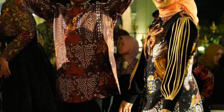 Penampilan Penutup di Parade Istana Berbatik