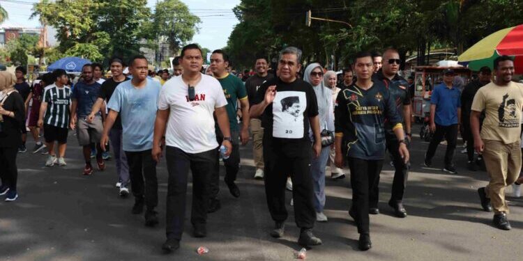 Puluhan Ribu Masyarakat Sulsel Hadiri Jalan Sehat Bersama Cawapres Gibran