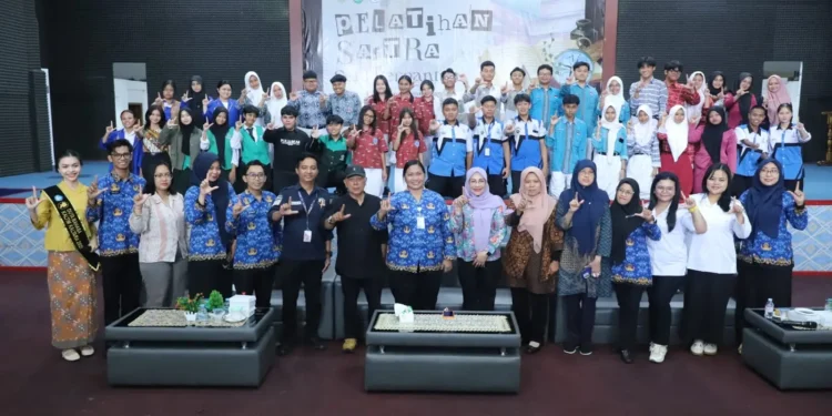 Seni Berpantun Lestari, Taman Budaya Kaltim Sukses Tutup Pelatihan Sastra
